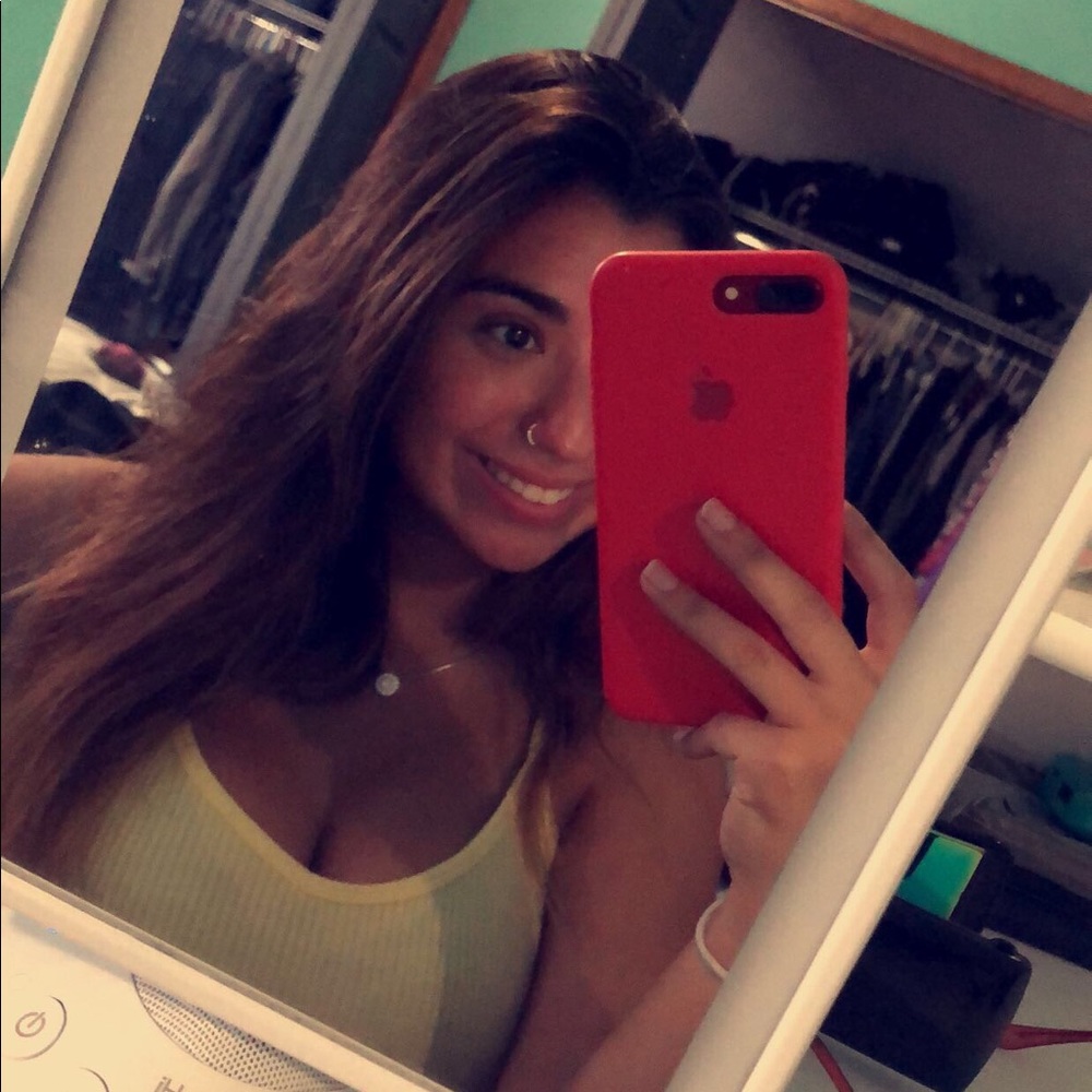 Meet your Posher, Anessa